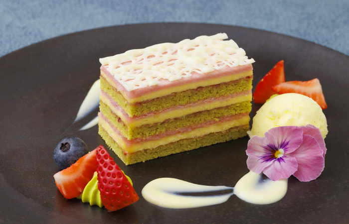 ピスタチオとバタークリームのガトーオペラ