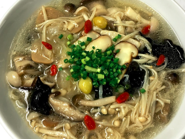 秋茸湯麺