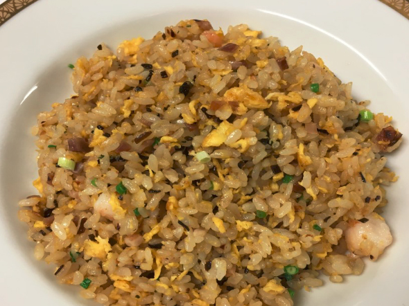松子黒炒飯