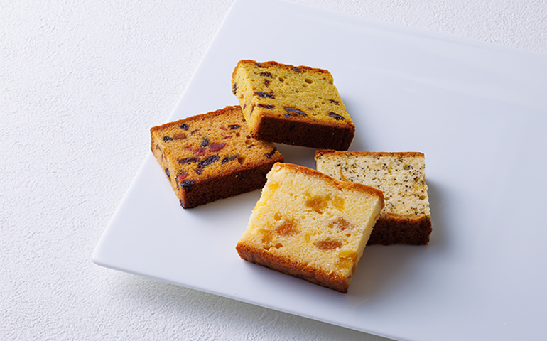 【フルーツケーキ リニューアル】4種の味わいに生まれ変わりました